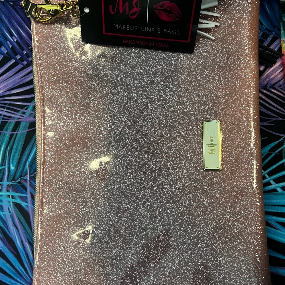 Makeup Junkie Bag Glitter Ballerina Wrislet